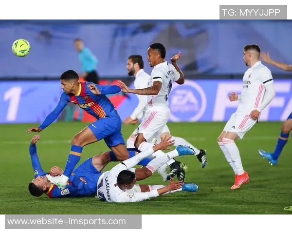 最新足球赛精彩回顾与分析球队表现亮眼球员状态引关注